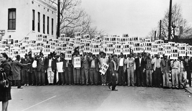 Protestors with I Am A Man posters